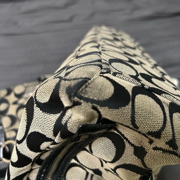 Coach Gallery Signature Tote Shoulder Bag Black and Tan Canvas and Leather - Picture 16 of 16